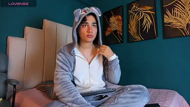 Snapshot of Fran_Smiths chatting on February 2026 07:39:01 PM Fran Smiths online show from February 2026 07:39:01 PM