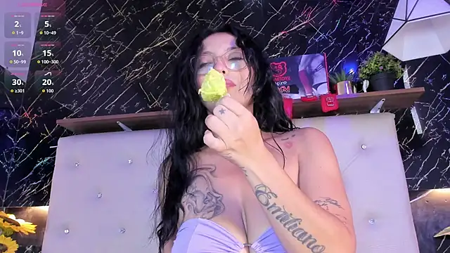 Renata blue online show from April 2026 09:37:01 PM