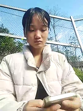 Snapshot of Hina2xx chatting on February 2026 01:54:02 AM Hina2xx online show from February 2026 01:54:02 AM