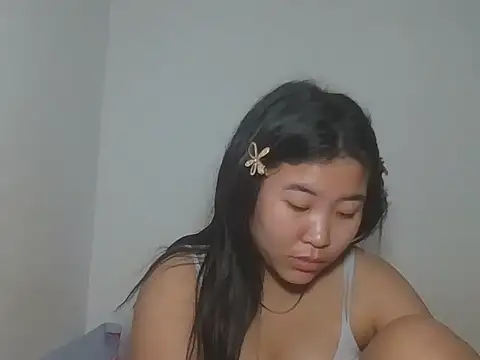 Snapshot of Zyeiii chatting on February 2026 08:51:02 PM Zyeiii online show from February 2026 08:51:02 PM