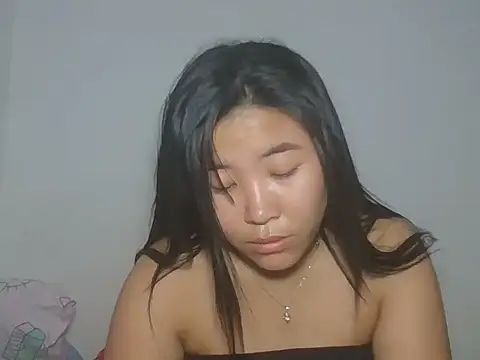 Zyeiii online show from April 2026 06:00:02 AM