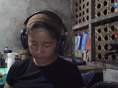 Snapshot of lovelyxxx88 chatting on February 2026 01:14:01 PM lovelyxxx88 online show from February 2026 01:14:01 PM