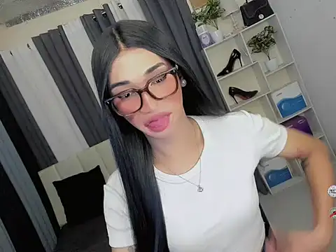 Snapshot of FyangFoxx chatting on March 2026 05:44:01 AM FyangFoxx online show from March 2026 05:44:01 AM