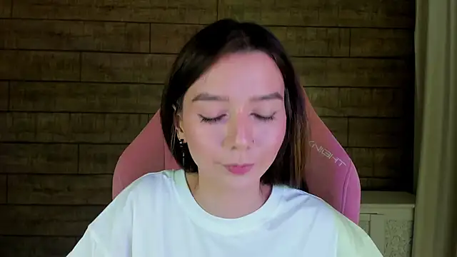 VanessaVienne online show from April 2026 04:22:01 PM