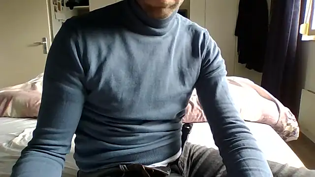 Snapshot of Vector1982 chatting on March 2026 09:32:01 AM Vector1982 online show from March 2026 09:32:01 AM