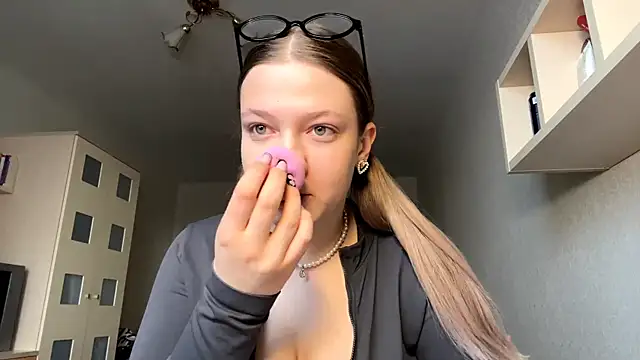 JammieMickiewicz online show from March 2026 06:10:01 AM