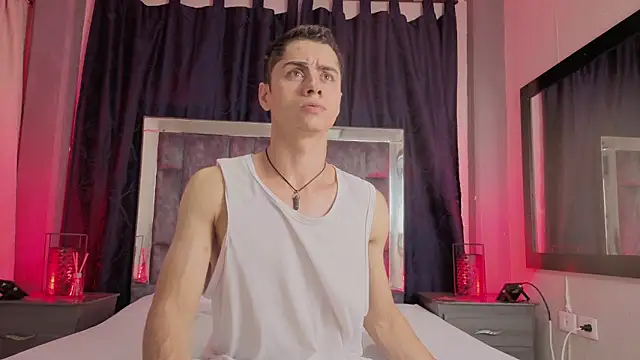 LeoMonnroe online show from February 2026 07:40:01 PM