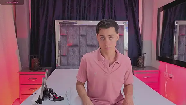 LeoMonnroe online show from April 2026 04:45:01 PM