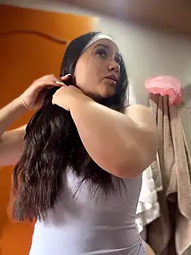 Veronica Wins  online show from May 2026 02:22:02 PM