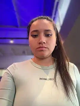 Snapshot of Veronica_Wins_ chatting on June 2026 02:50:02 PM Veronica Wins online show from June 2026 02:50:02 PM