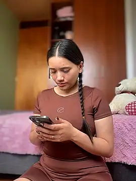 Snapshot of Veronica_Wins_ chatting on July 2026 03:03:02 PM Veronica Wins online show from July 2026 03:03:02 PM