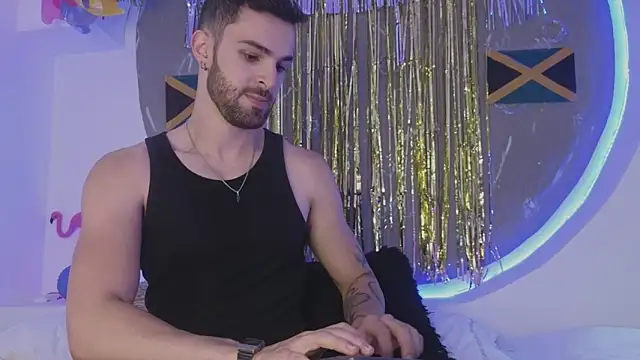 Apolo lux1 online show from April 2026 08:20:02 PM