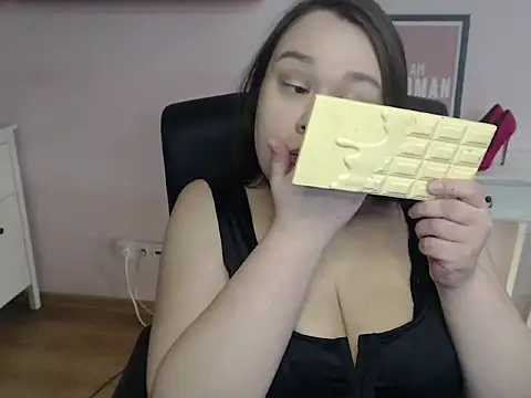 Snapshot of HollyDanceSoul chatting on February 2026 05:45:01 AM HollyDanceSoul online show from February 2026 05:45:01 AM