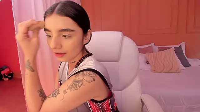 Abriil cutee online show from June 2026 01:34:01 PM