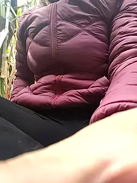 Snapshot of leona118 chatting on February 2026 01:11:02 AM leona118 online show from February 2026 01:11:02 AM