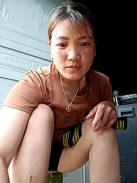 Snapshot of Nunaa2x chatting on May 2026 01:47:02 AM Nunaa2x online show from May 2026 01:47:02 AM