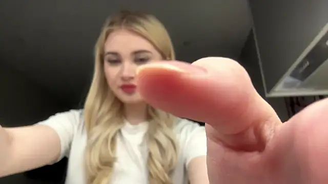 KariJarecke online show from February 2026 03:10:01 PM