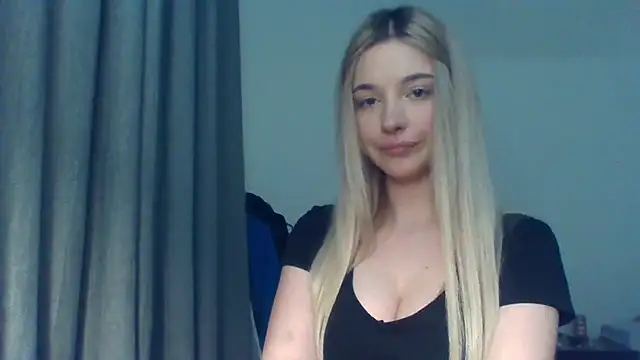 Snapshot of EvelineMagnetic chatting on January 2026 03:17:02 PM EvelineMagnetic online show from January 2026 03:17:02 PM