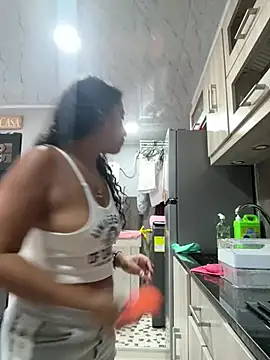 Laura Miller1 online show from May 2026 10:25:02 PM