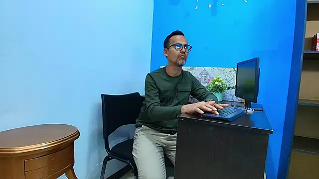 Oswalldo   online show from March 2026 12:23:01 PM