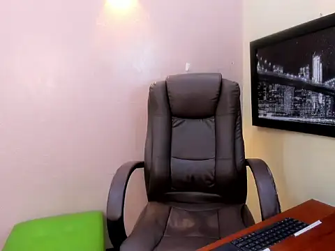 Oswalldo   online show from March 2026 11:25:01 AM