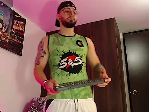 Snapshot of Axel_Stton chatting on April 2026 01:07:01 PM Axel Stton online show from April 2026 01:07:01 PM