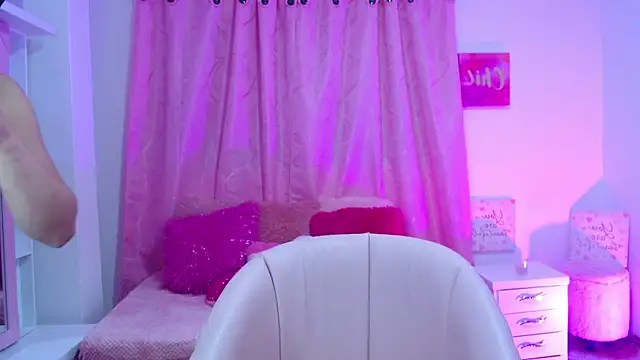 eimmy01 online show from February 2026 04:06:02 AM