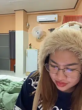 Snapshot of Ponthip chatting on February 2026 07:45:01 PM Ponthip online show from February 2026 07:45:01 PM