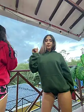 Snapshot of l0lita_emi chatting on April 2026 11:08:02 AM l0lita emi online show from April 2026 11:08:02 AM