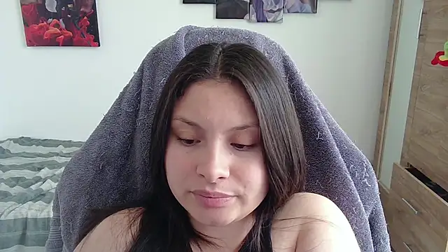 yessica gomez01 online show from April 2026 09:39:33 PM