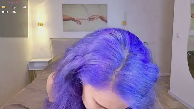 Snapshot of AuraLaunni chatting on March 2026 07:10:01 AM AuraLaunni online show from March 2026 07:10:01 AM