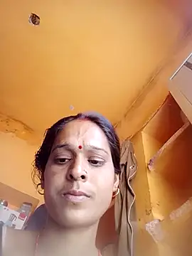 Snapshot of mabimi_sexe chatting on April 2026 05:03:01 AM mabimi sexe online show from April 2026 05:03:01 AM