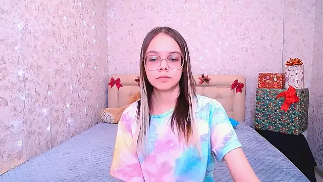 Snapshot of LolliStrawberry chatting on January 2026 02:49:02 AM LolliStrawberry online show from January 2026 02:49:02 AM