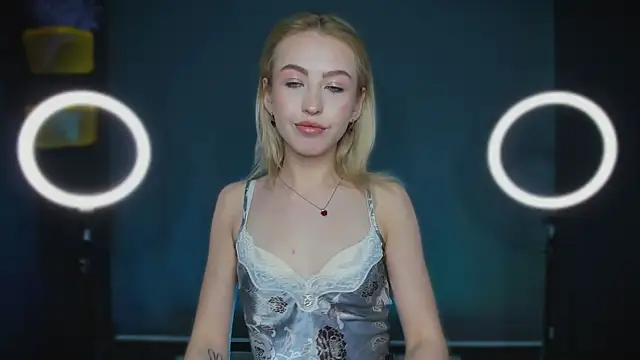 Moon Silk online show from January 2026 07:24:02 AM