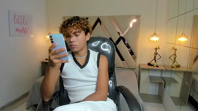 Anyelo Twink online show from March 2026 08:47:02 PM