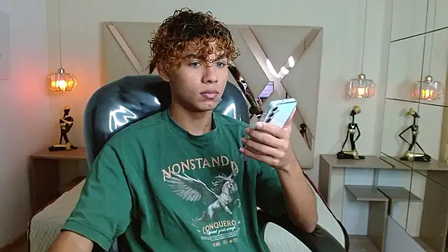 Anyelo Twink online show from March 2026 04:40:02 AM