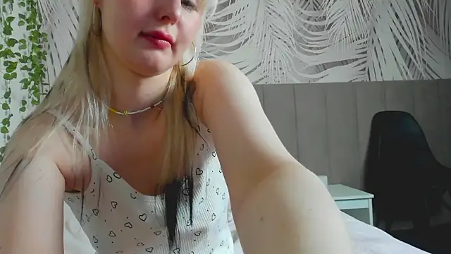 Snapshot of AdeleSilvy chatting on February 2026 02:53:01 AM AdeleSilvy online show from February 2026 02:53:01 AM