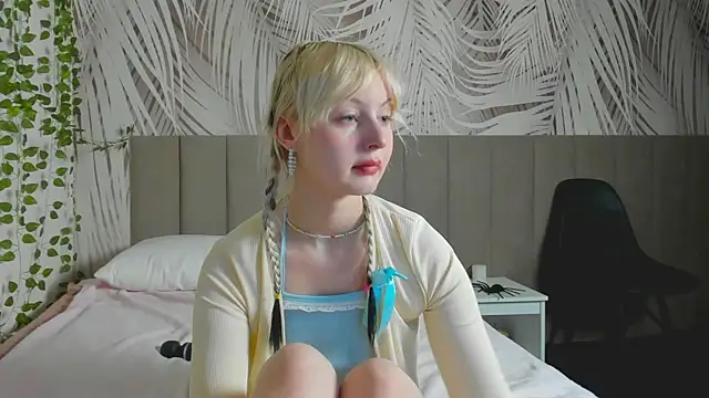 Snapshot of AdeleSilvy chatting on February 2026 01:42:01 AM AdeleSilvy online show from February 2026 01:42:01 AM