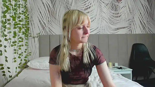 Snapshot of AdeleSilvy chatting on February 2026 02:06:02 AM AdeleSilvy online show from February 2026 02:06:02 AM