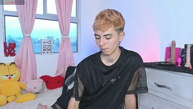 Maiky Cooper01 online show from February 2026 08:27:01 PM