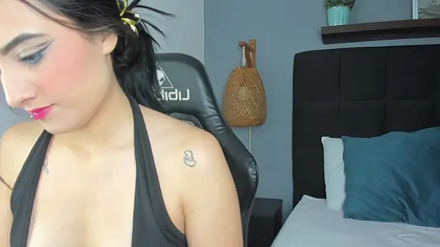 emma hiltonn  online show from February 2026 02:16:01 AM