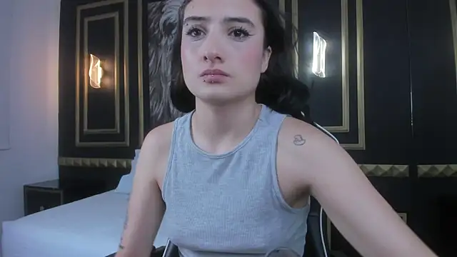 emma hiltonn  online show from February 2026 02:10:01 AM