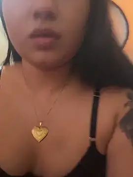 Snapshot of cristal-123 chatting on February 2026 09:44:01 PM cristal-123 online show from February 2026 09:44:01 PM