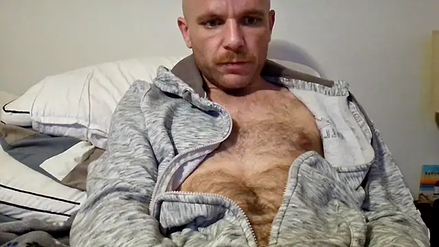 Snapshot of FrankieFuckMe chatting on February 2026 03:10:01 AM FrankieFuckMe online show from February 2026 03:10:01 AM