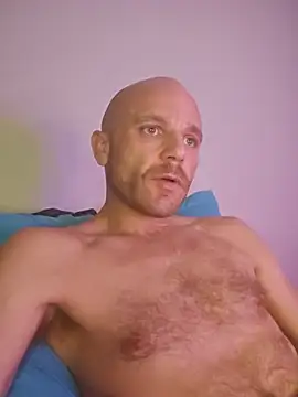 Snapshot of FrankieFuckMe chatting on June 2026 06:02:01 PM FrankieFuckMe online show from June 2026 06:02:01 PM