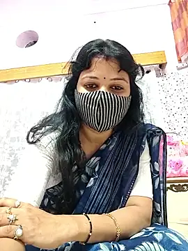 Priyaji7575 online show from February 2026 05:47:01 AM