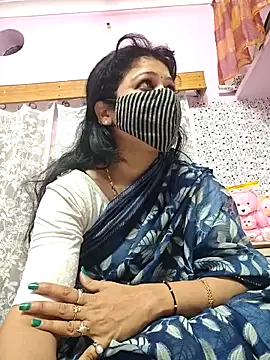 Priyaji7575 online show from February 2026 05:53:02 PM