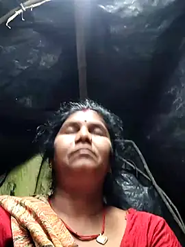 Hot di97 online show from February 2026 09:59:02 PM