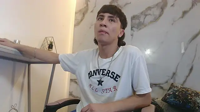 XanderGrey8 online show from April 2026 07:12:02 PM