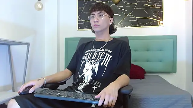 XanderGrey8 online show from April 2026 12:41:02 PM